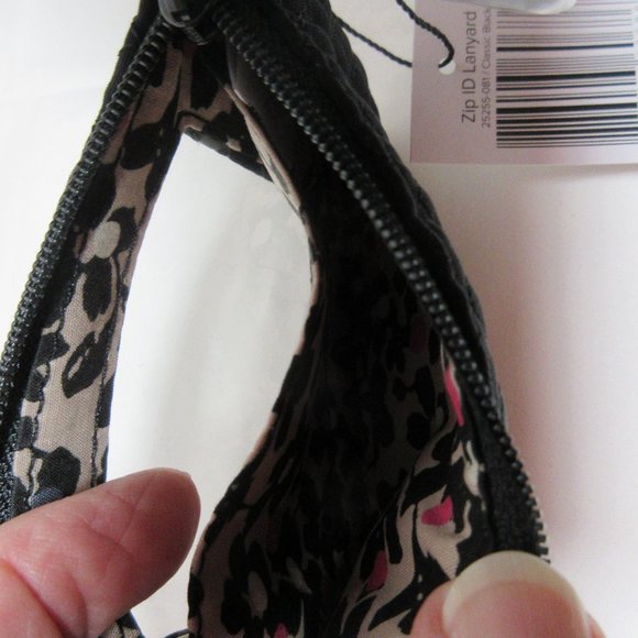 Vera Bradley Iconic Classic Black Zip ID & Lanyard NWT - Picture 6 of 7